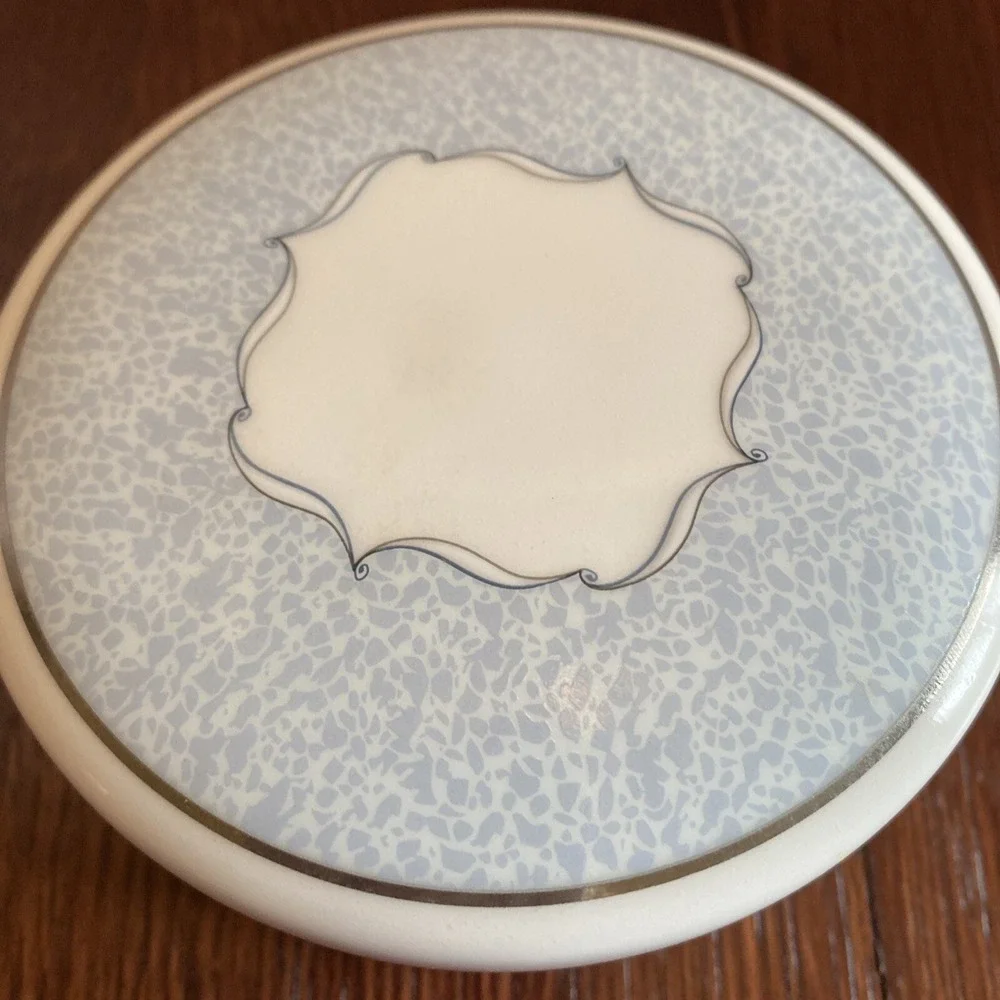 Vintage WEDGWOOD Bone China VENICE Round Lidded Trinket Jewelry Gift Box